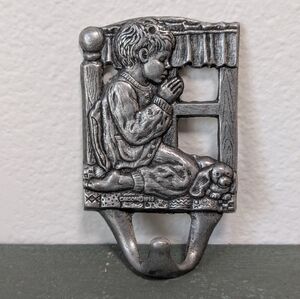 Boy praying Wall Hanger Hook Keys Coat Cap Carson Pewter Statesmetal Vintage
